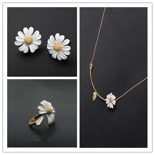 Premium Sense Daisy Earrings Necklace Female Clavicle Chain